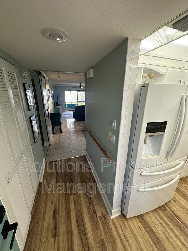 Foto del edificio - 100 Canebreakers Dr