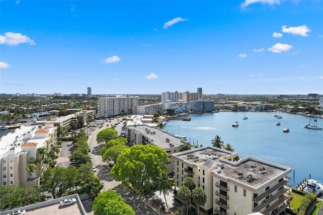 Foto del edificio - 137 Golden Isles Dr