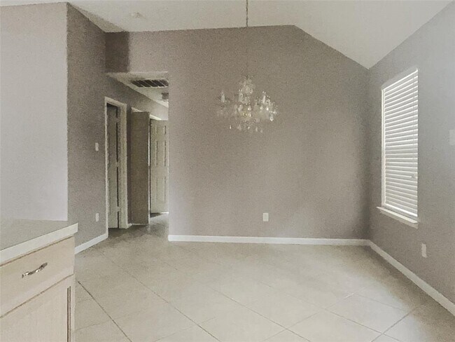 Foto del edificio - 19335 Strathmore Pl Ln