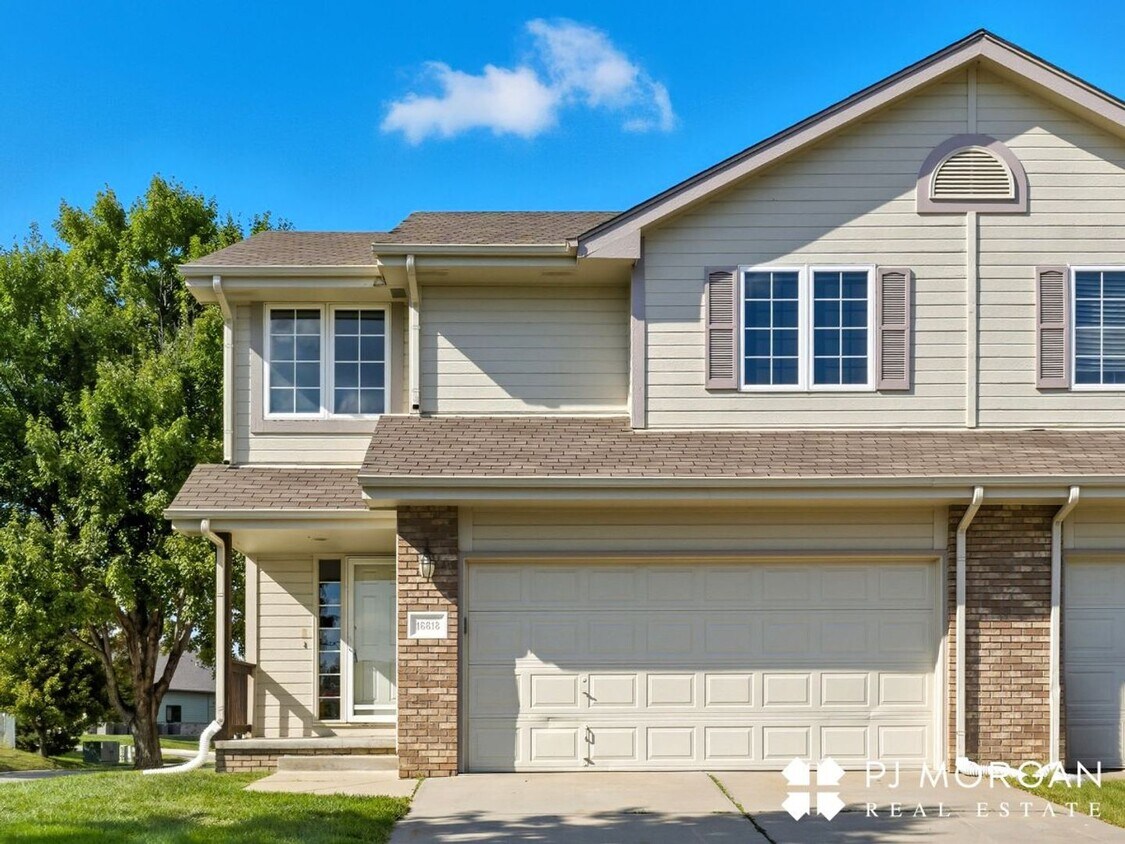 3 Bedroom, 3 Bathroom - Available Immediately - 3 Bedroom, 3 Bathroom - Available Immediately