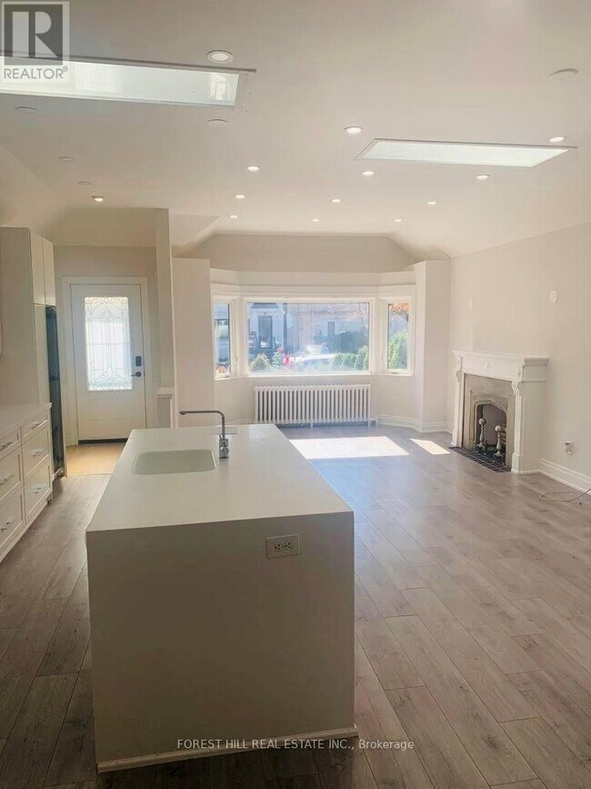 Photo du bâtiment - 194 Roe Ave