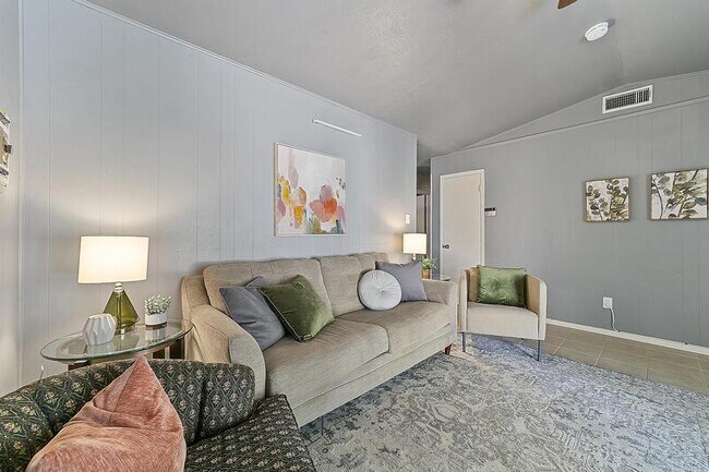 Foto del edificio - 3932 Edgewood Dr