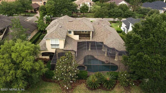 Foto del edificio - 2456 Den St