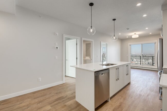 Building Photo - Suite C - 3 Bed/2 Bath