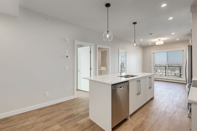 Photo du bâtiment - Suite C - 3 Bed/2 Bath