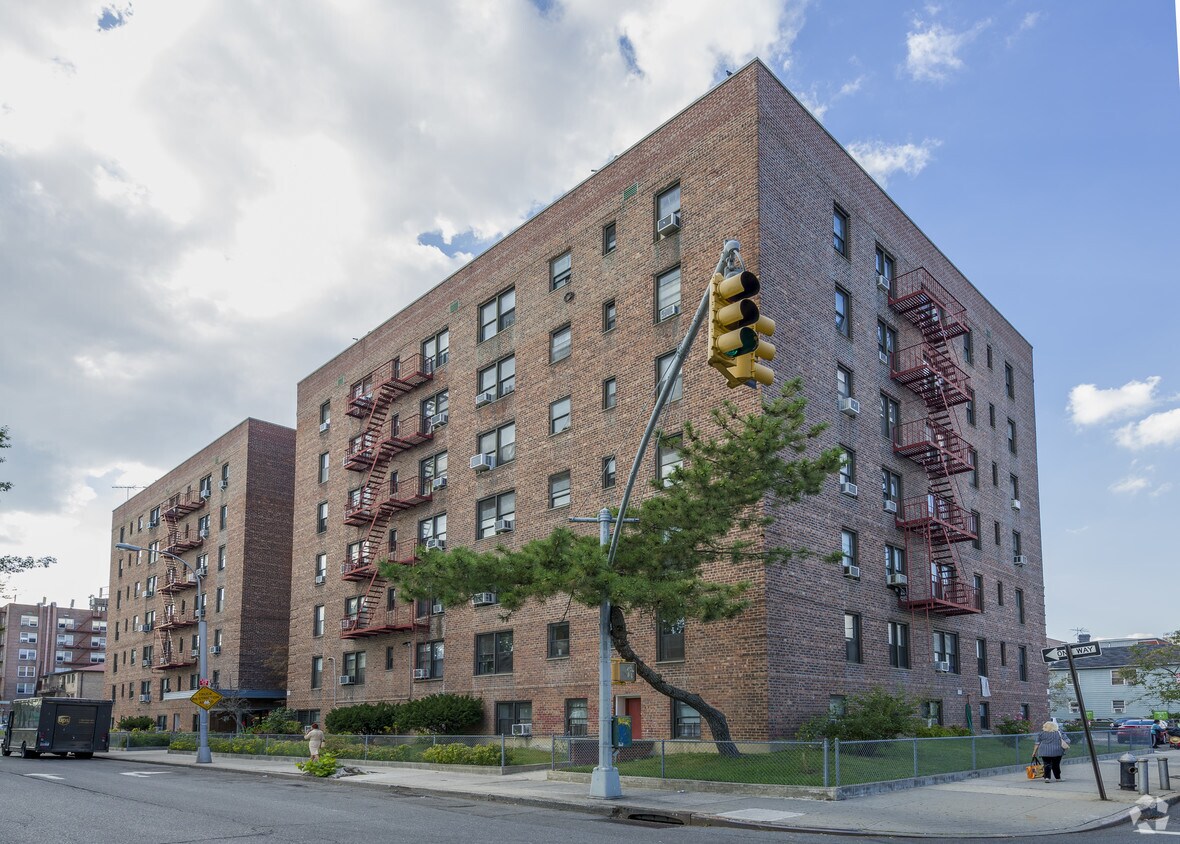 Foto del edificio - 3255 Shore Pky