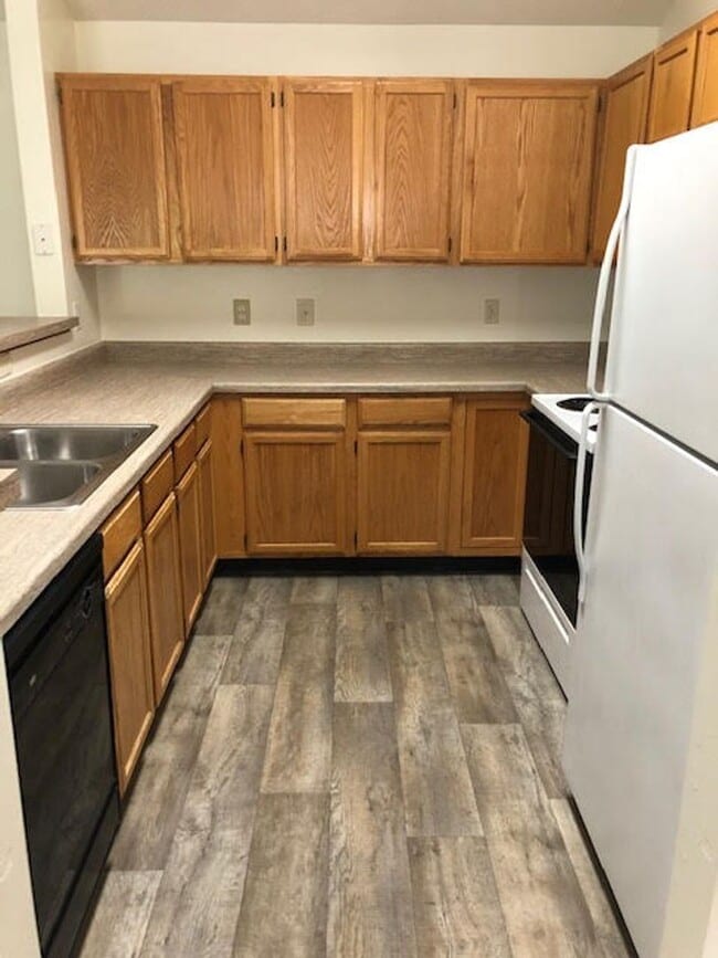 Interior Photo - Hollow Creek