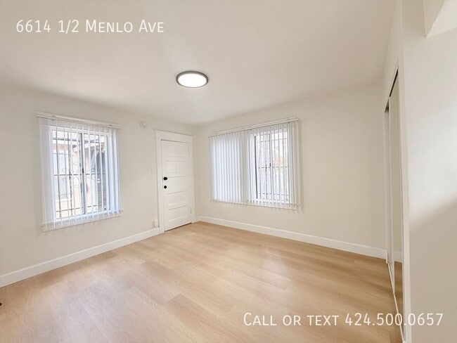 Building Photo - 6614 1/2 Menlo Ave-