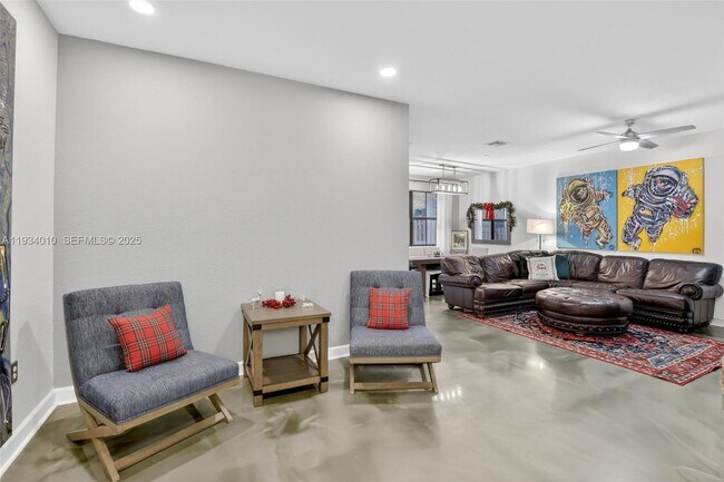 Foto del edificio - 12140 Village Pl