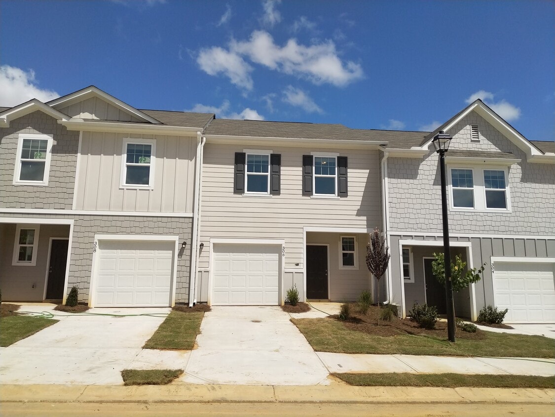306 Penn Sta Wy, Euharlee, GA 30120 Townhome Rentals in Euharlee GA