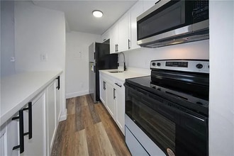 Building Photo - 1000 NW 95th Terrace