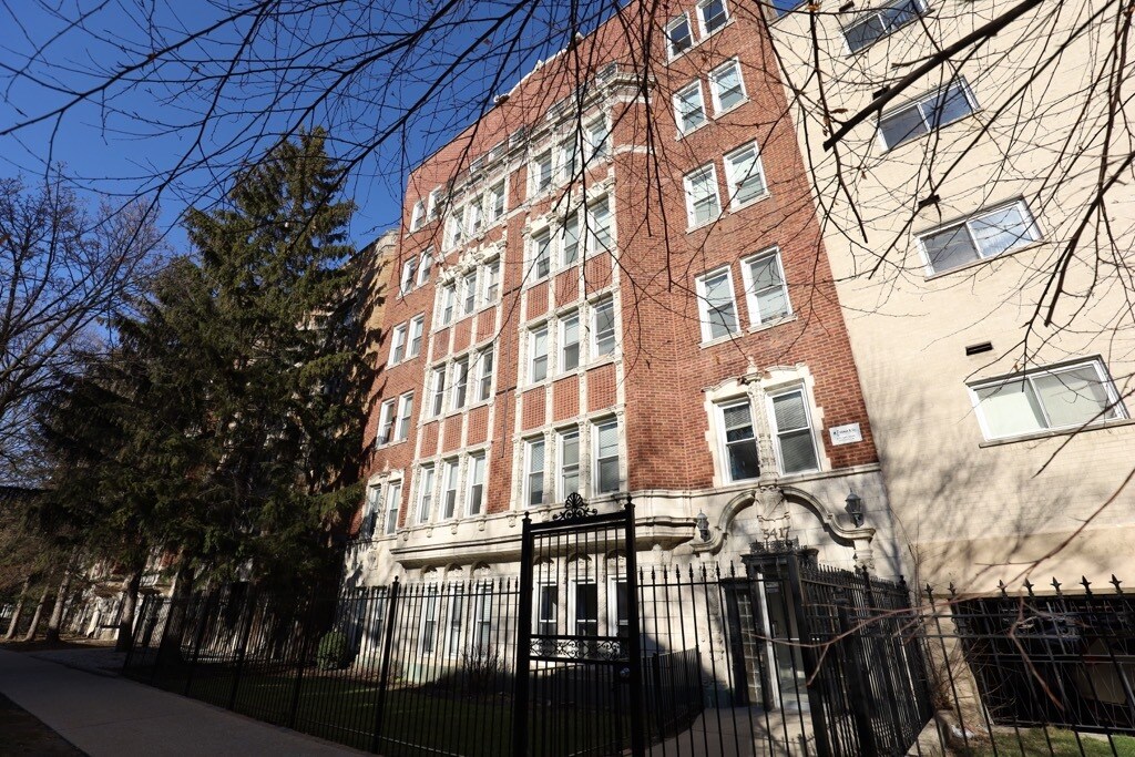 Primary Photo - 5417 N Kenmore Ave