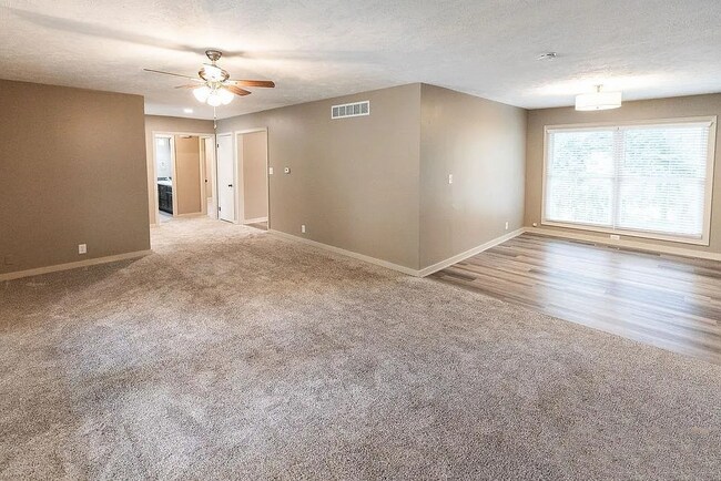 Building Photo - 2535 Saint Thomas Dr