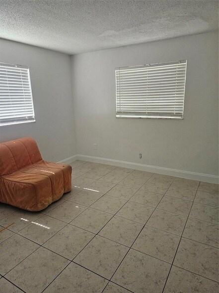 Foto del edificio - 5890 NW 20th St