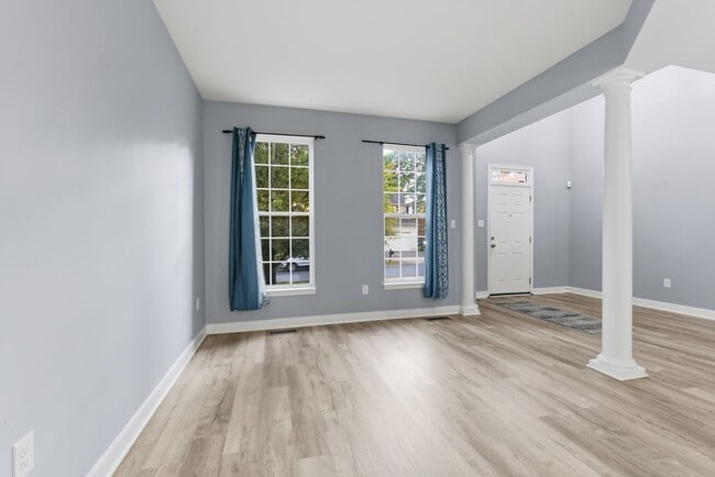 Foto del edificio - Stunning 4 BR/2.5 BA Single-Family Home in...