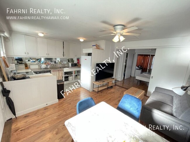 Building Photo - Fully Furnished 1Bdrm/ 1Bath Condo located...