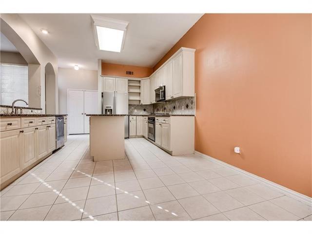 Building Photo - 8436 Gateway Dr