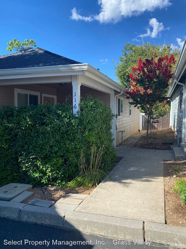 Primary Photo - 3 br, 2 bath House - 116 Highlands Ct