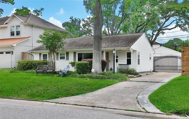 Building Photo - 1635 Althea Dr