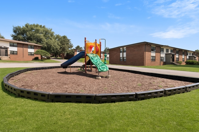 Building Photo - The Park at Fountain City