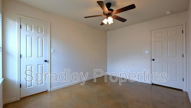 Building Photo - 517 A Kendra Dr