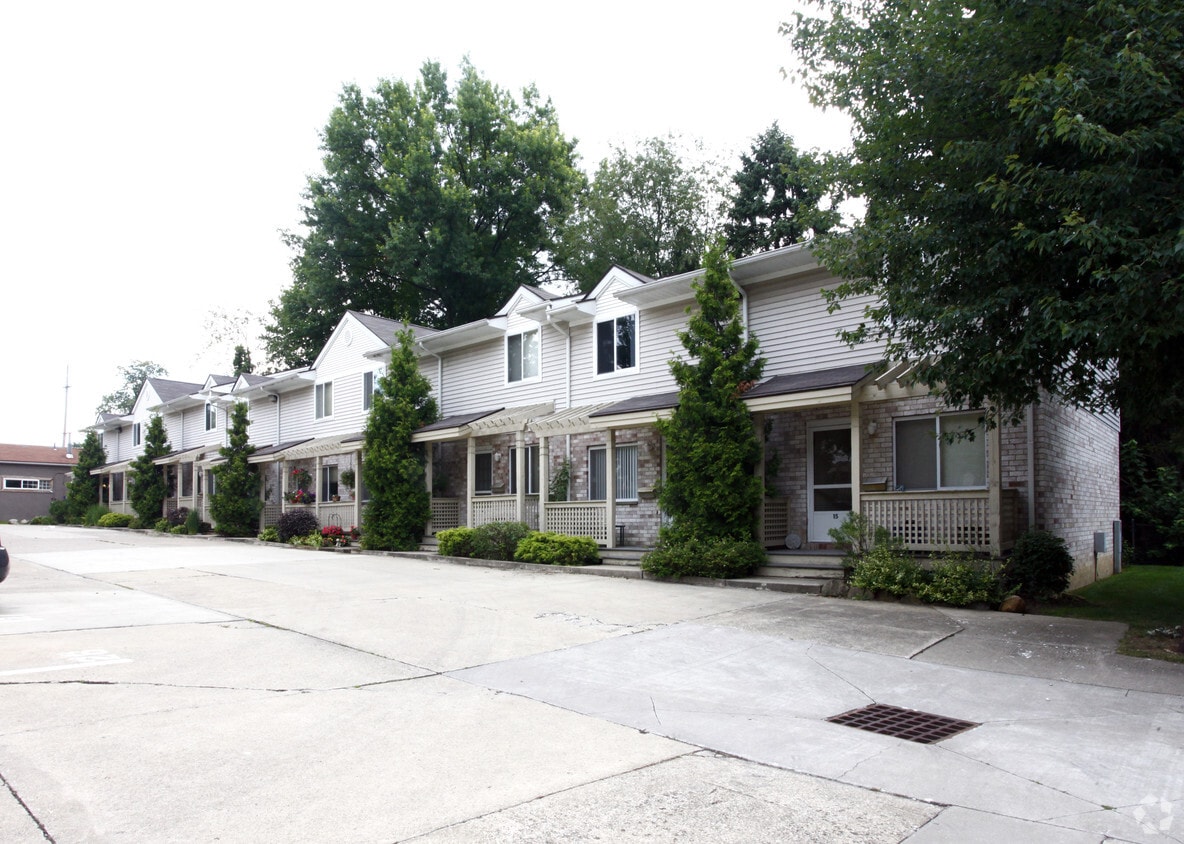 Building Photo - Sackett Apartments