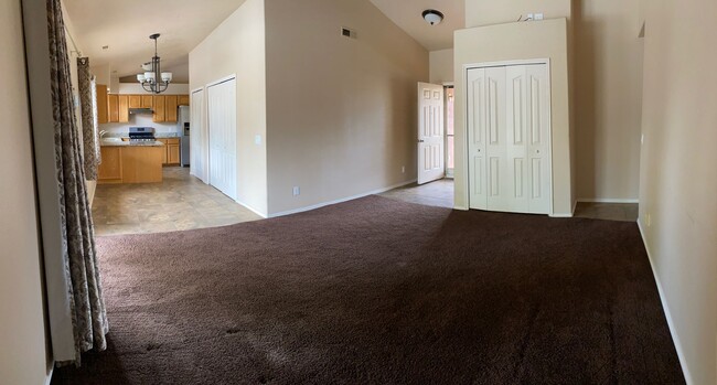 Building Photo - Nice 3 Bedroom 2 Bath Home with POOL and RV Parking