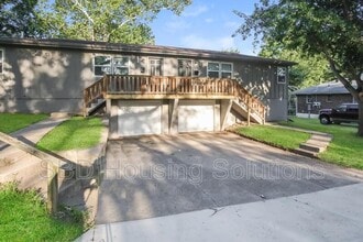 Building Photo - 1903 S Crescent Ave