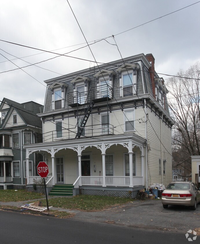 31 Green St, Kingston, NY 12401 Apartments in Kingston, NY