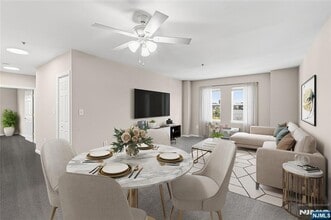 Building Photo - 905 River Rd