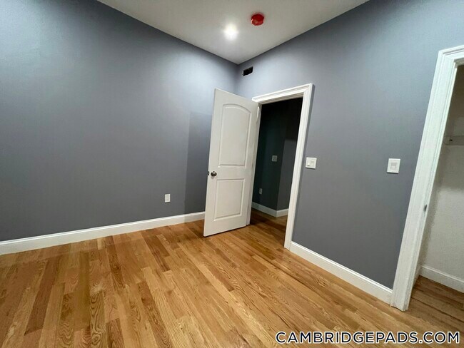 Foto del edificio - 341 Cambridge St