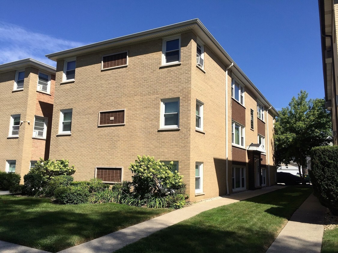 Primary Photo - 422 Marengo Ave
