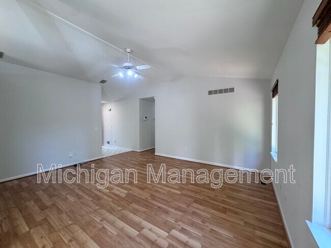Foto del edificio - 173 Algansee Dr
