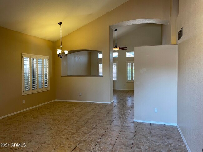 Building Photo - 9313 N 85th Ln