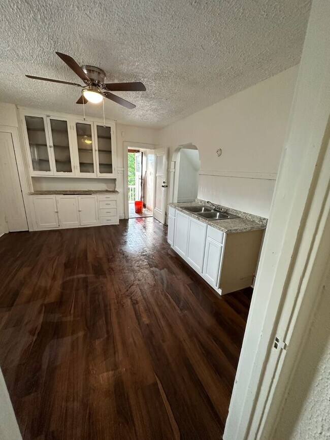 Foto del edificio - 3227 N. 36th St. (Duplex)