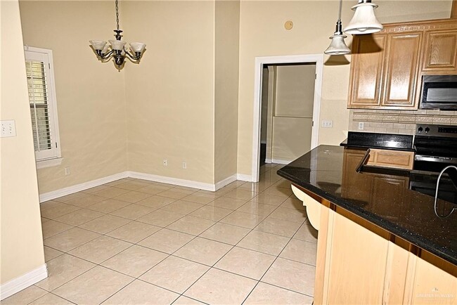 Building Photo - 18 Knight Ave