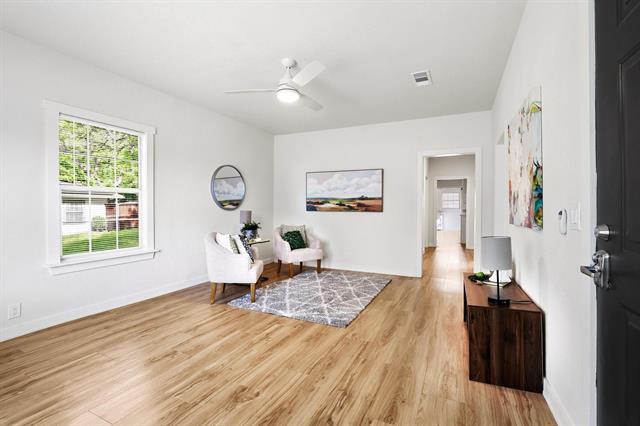 Foto del edificio - 537 E Sears St