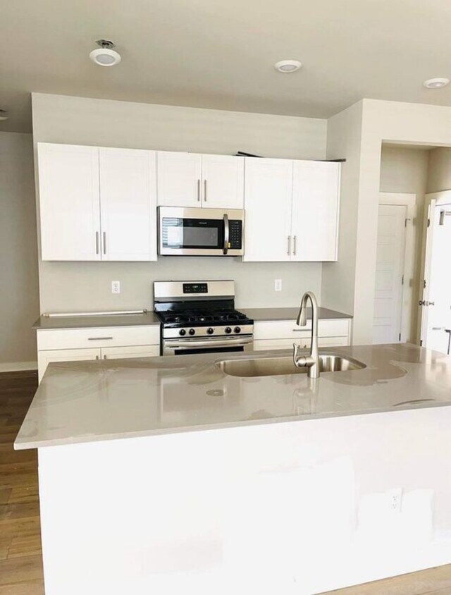 Foto del edificio - 537 Torrey Pines Ln