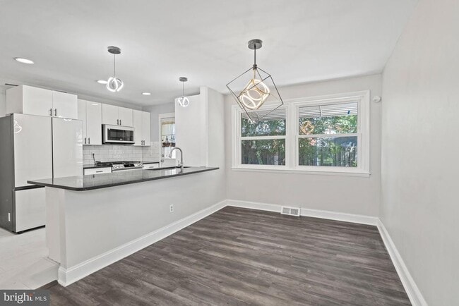 Building Photo - 1443 Conway Dr