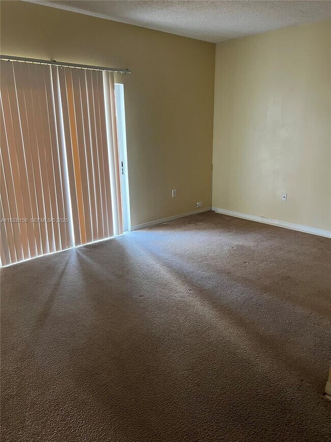 Foto del edificio - 2201 SE 24th Pl