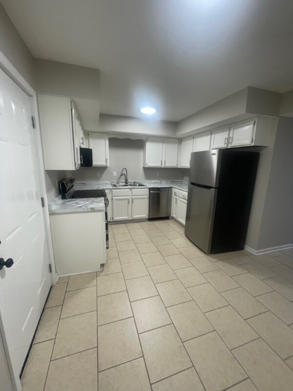 Primary Photo - 105 Grogan Cir