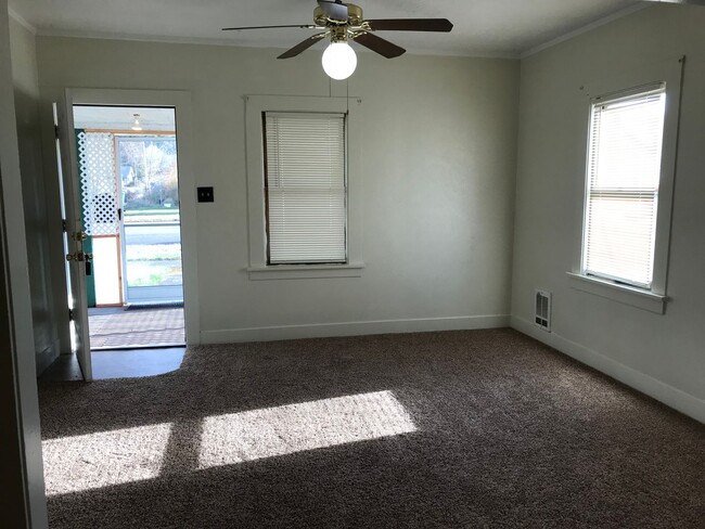 Building Photo - STATUS: PENDING APPLICATION -R80C * - $129...