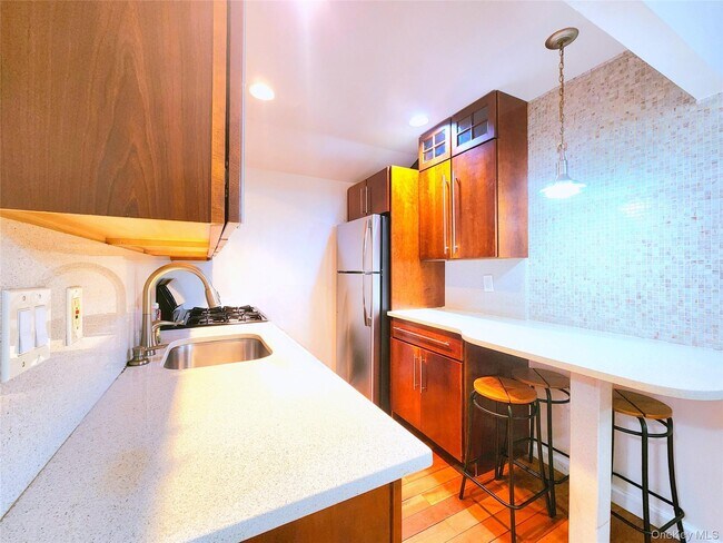 Foto del edificio - 140-18 33rd Ave