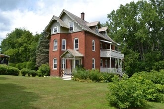 Building Photo - 219 Notch Rd