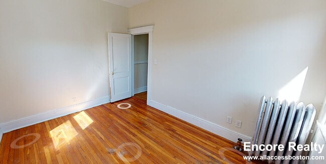 Building Photo - 15 Egremont Rd