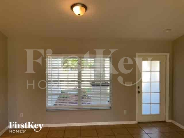 Building Photo - 2837 NW 27th Ave