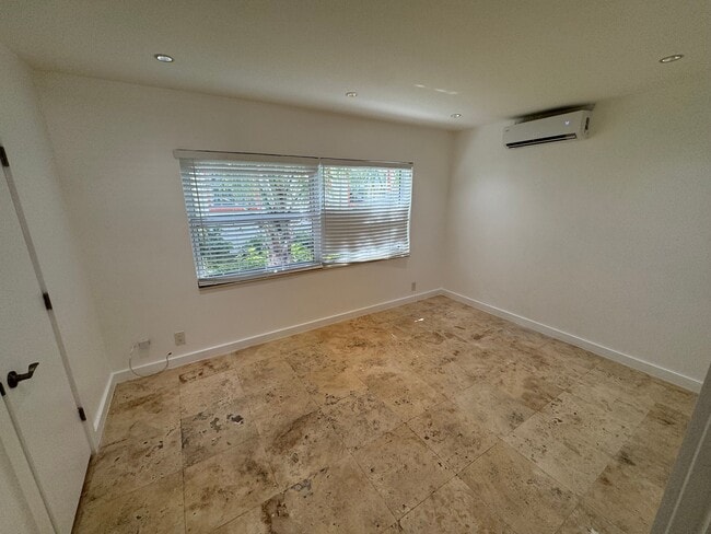 Foto del edificio - 901 SE 2nd Ct