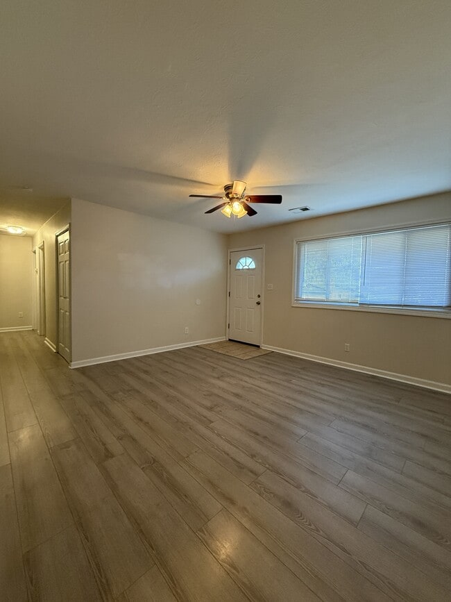 Building Photo - 1242 Sanford Dr