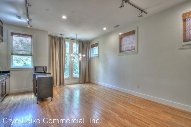 Foto del edificio - 2 br, 2 bath House - 1205 Paris Ave #204