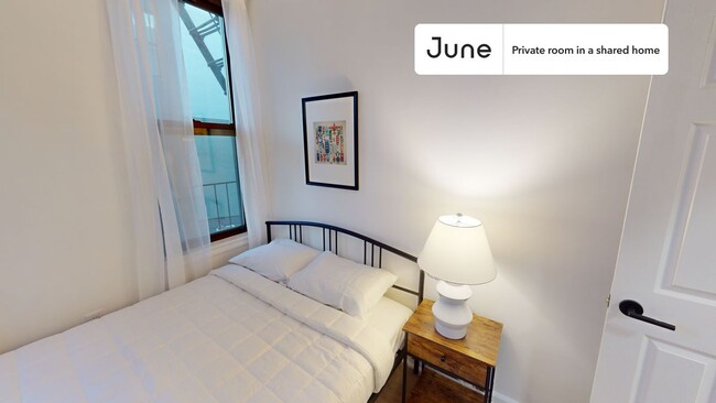 Foto del edificio - Private bedroom in 2 bed/1 bath Home